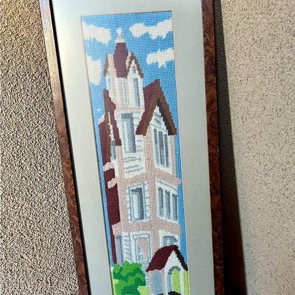 Vintage framed needlepoint European picture 11/28 inch - Picture 7 of 7